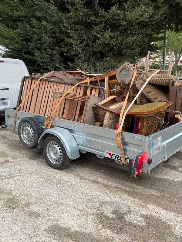 Nous sommes parfaitement équipés et formés pour tout débarras.